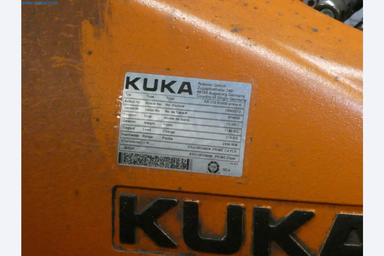 Robots, welding equipment and assembly accessories from the automotive industry-92