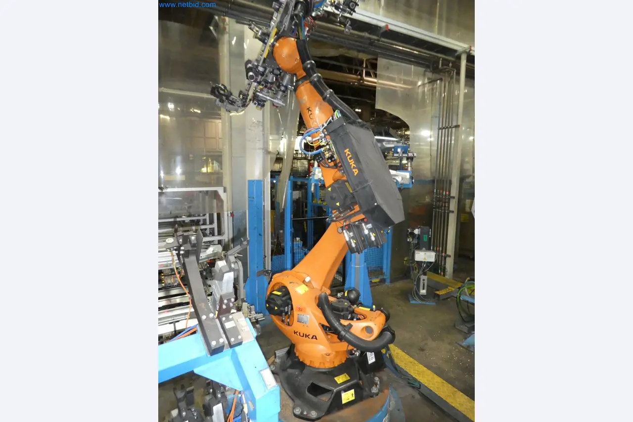 Robots, welding equipment and assembly accessories from the automotive industry-96