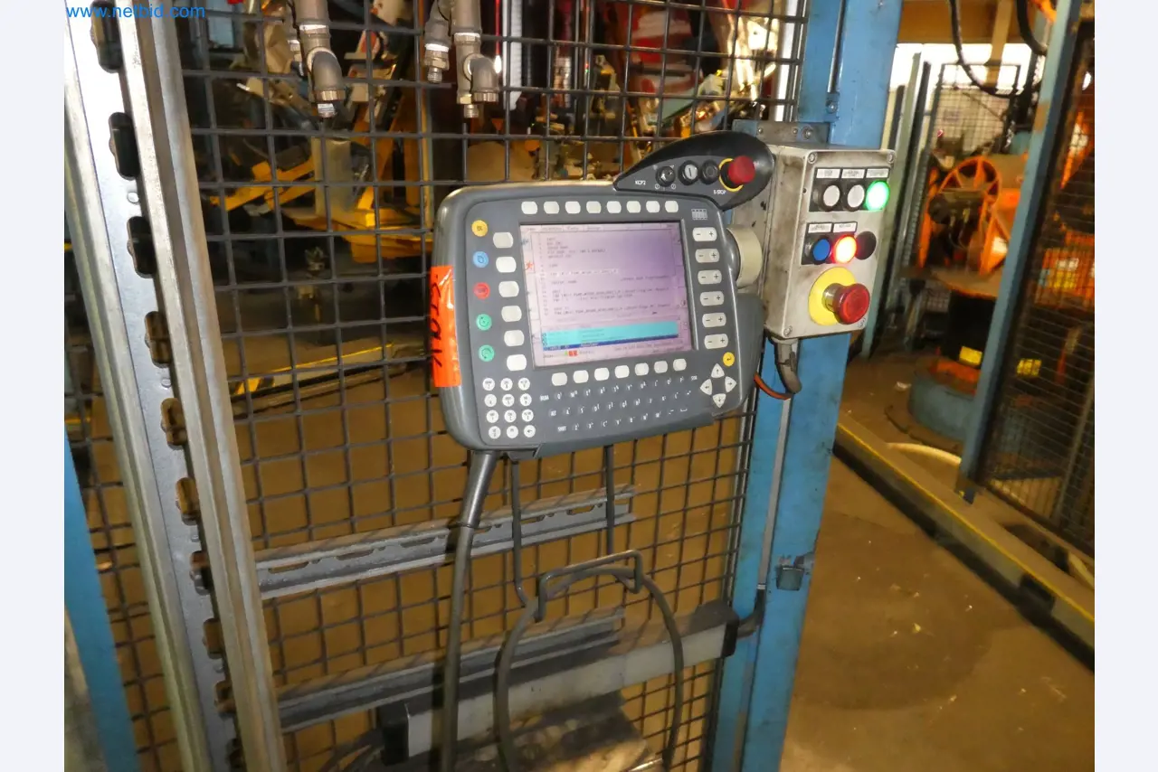 Robots, welding equipment and assembly accessories from the automotive industry-12