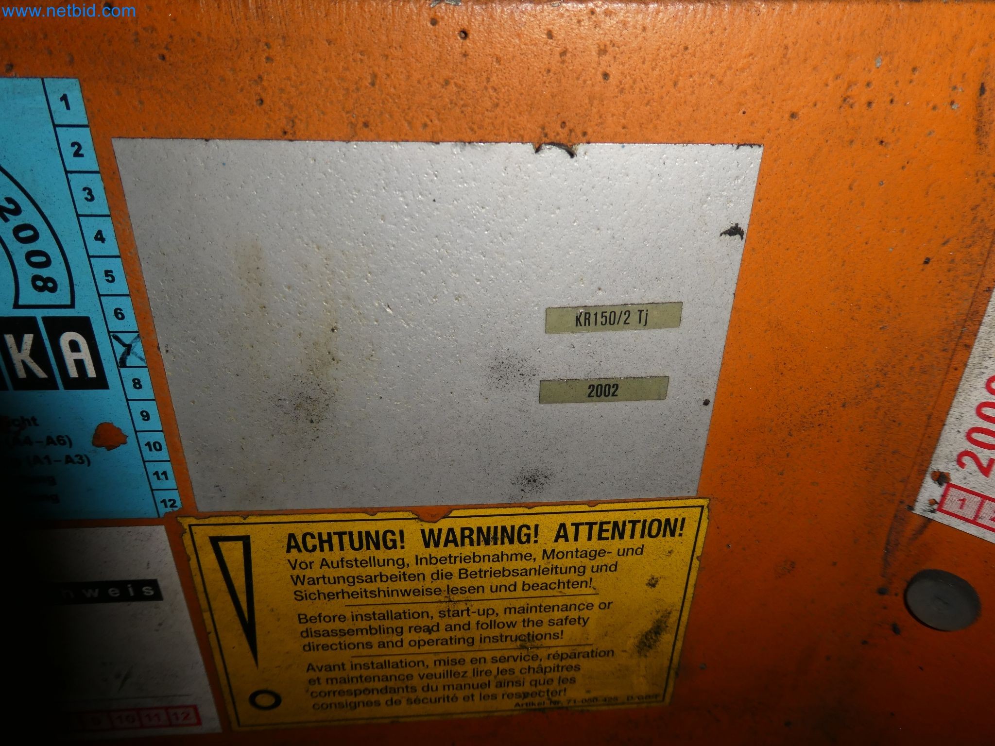 Robots, welding equipment and assembly accessories from the automotive industry-15