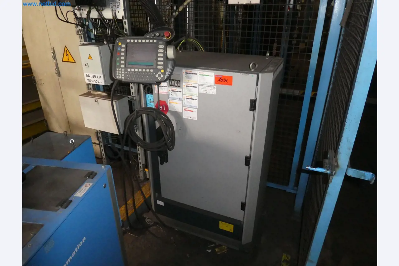 Robots, welding equipment and assembly accessories from the automotive industry-17