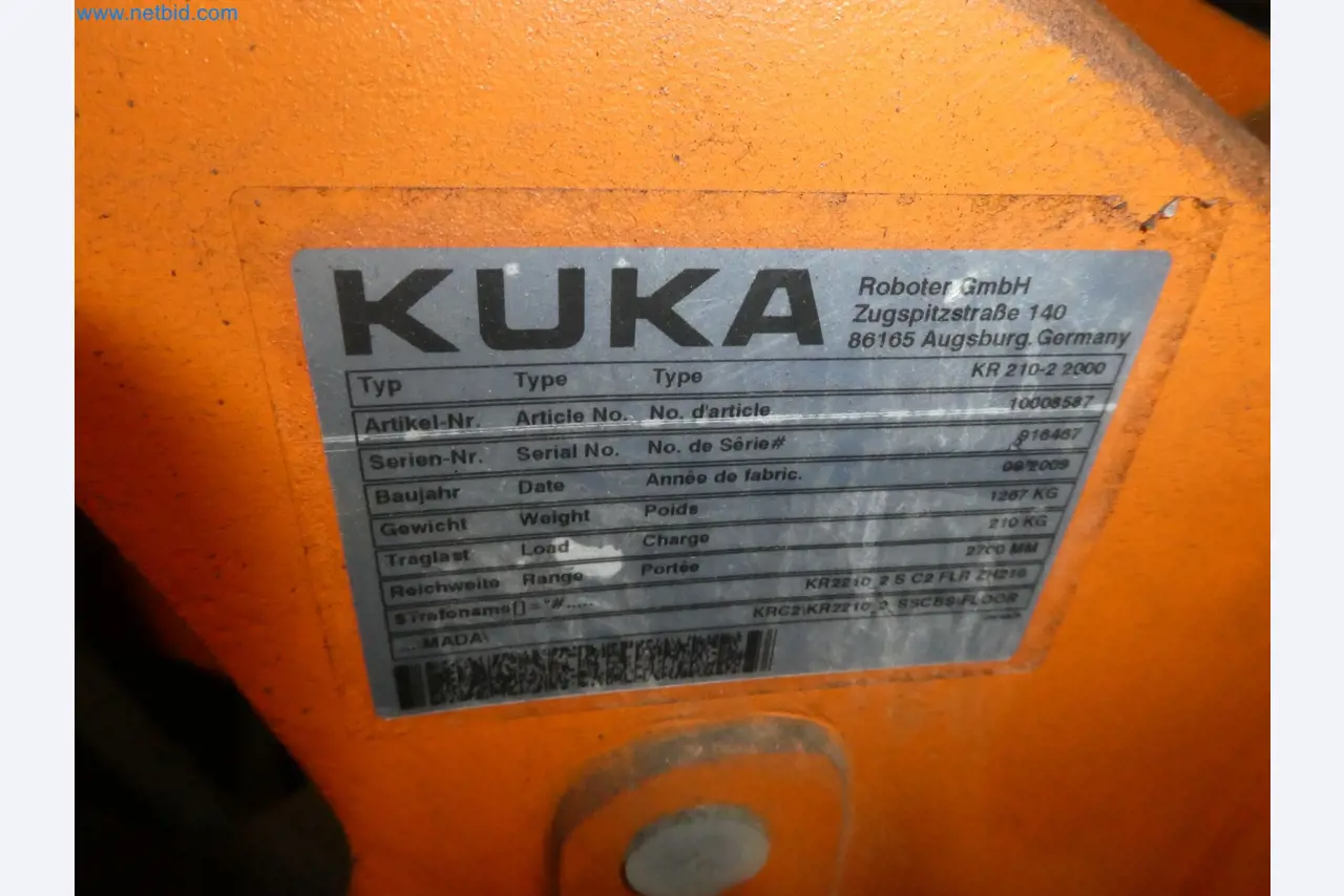 Robots, welding equipment and assembly accessories from the automotive industry-18