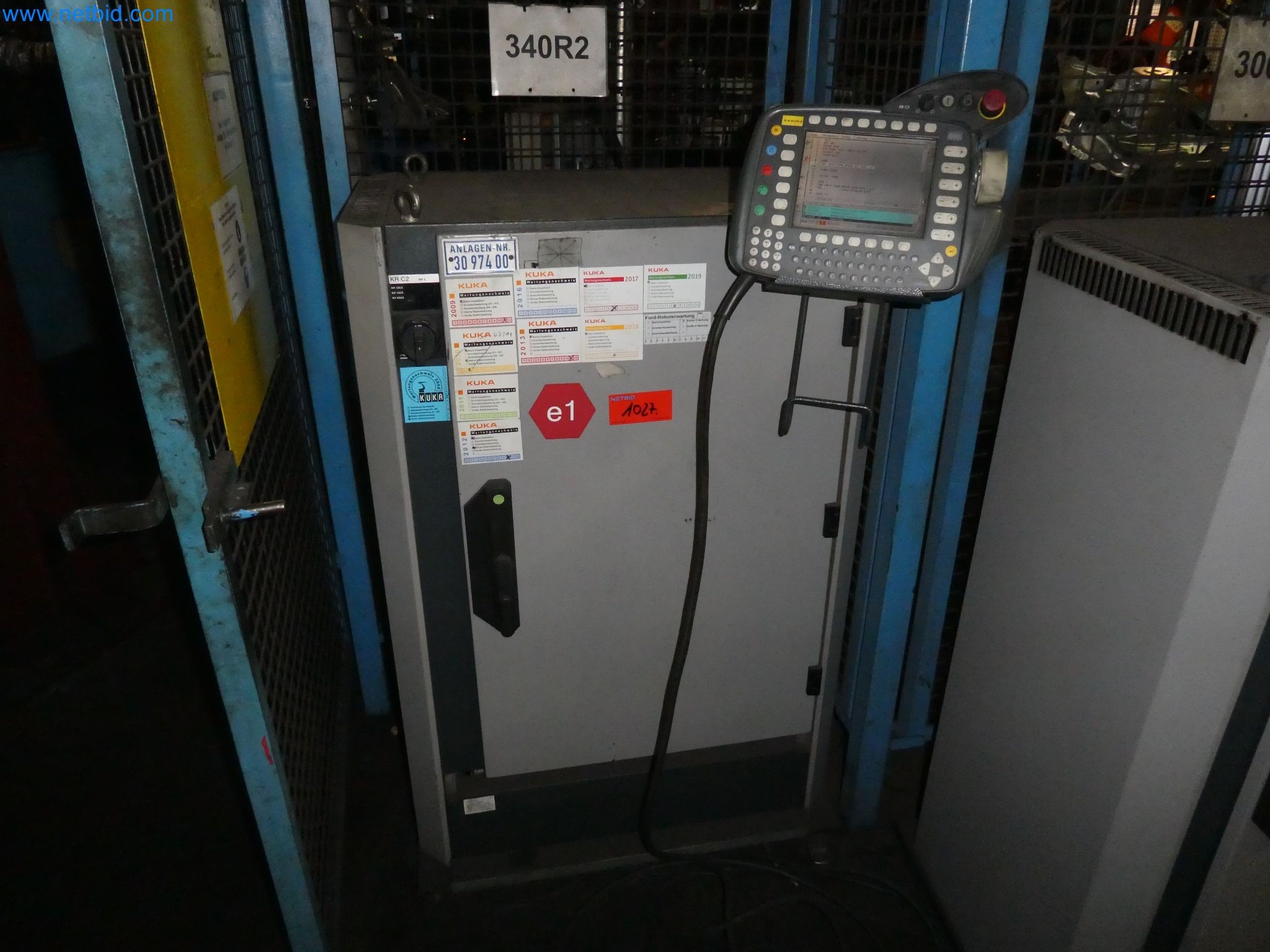 Robots, welding equipment and assembly accessories from the automotive industry-1