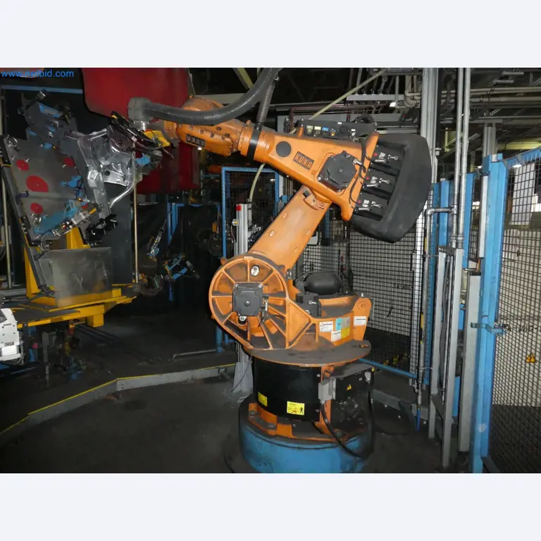 Robots, welding equipment and assembly accessories from the automotive industry-23