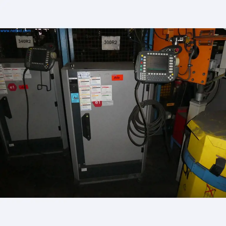 Robots, welding equipment and assembly accessories from the automotive industry-26