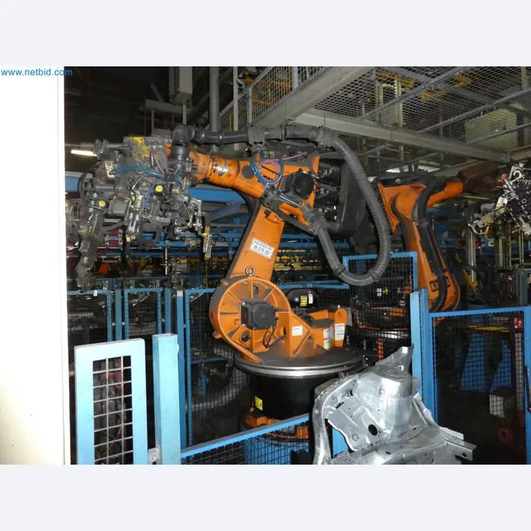 Robots, welding equipment and assembly accessories from the automotive industry-28