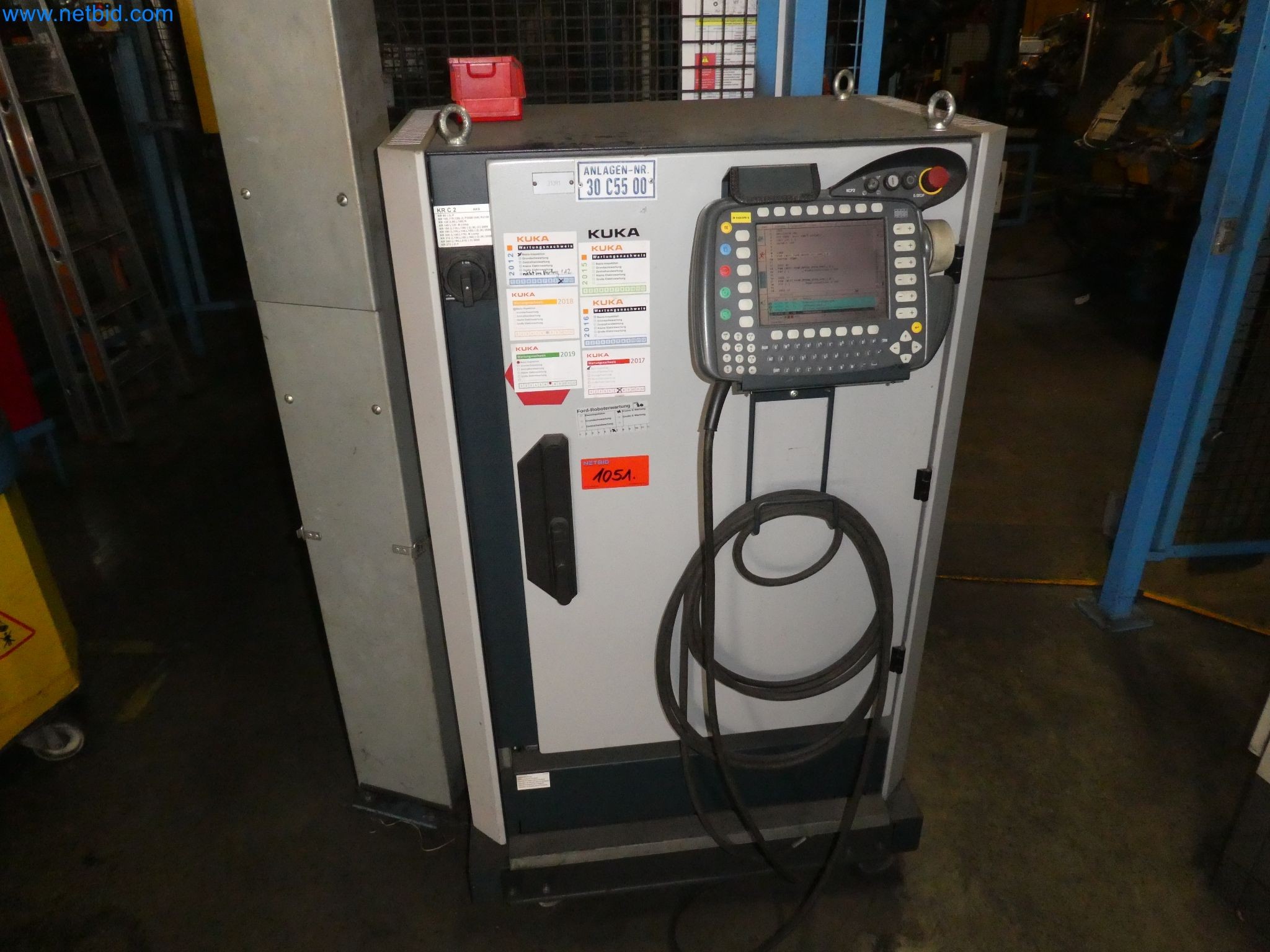 Robots, welding equipment and assembly accessories from the automotive industry-32