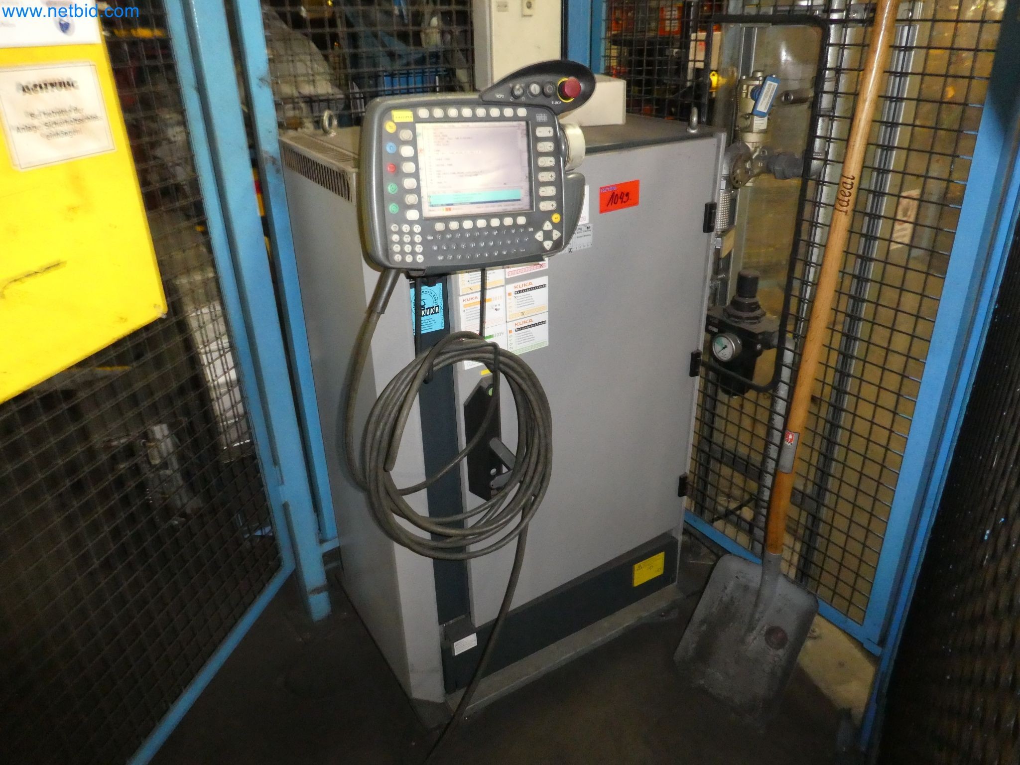 Robots, welding equipment and assembly accessories from the automotive industry-34