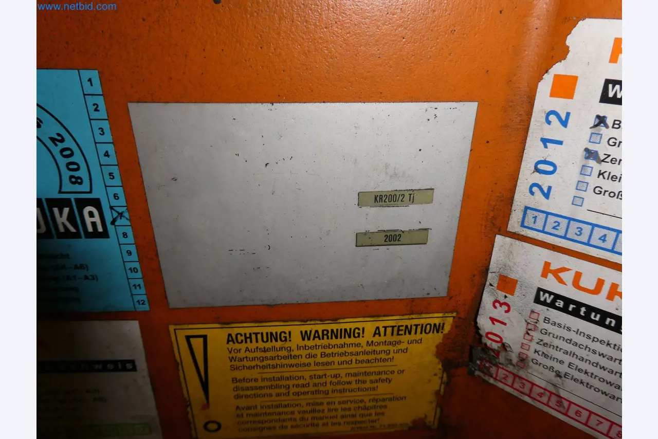 Robots, welding equipment and assembly accessories from the automotive industry-39