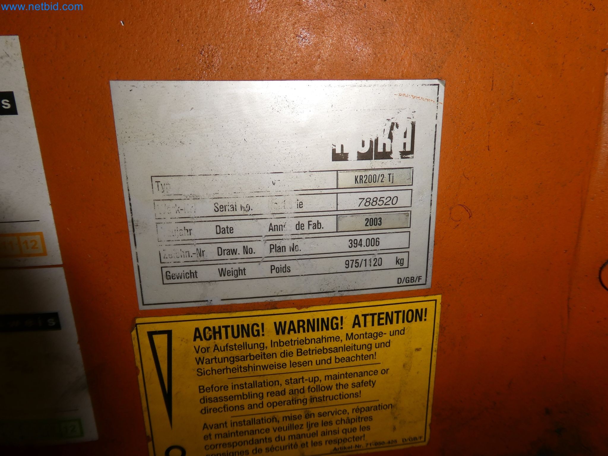 Robots, welding equipment and assembly accessories from the automotive industry-42