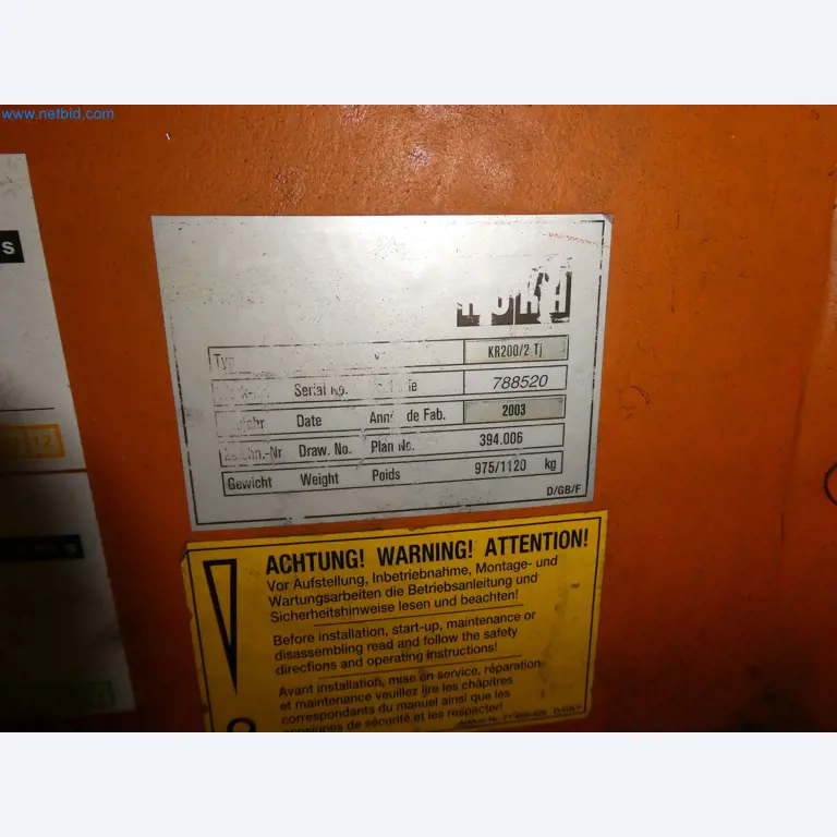 Robots, welding equipment and assembly accessories from the automotive industry-42