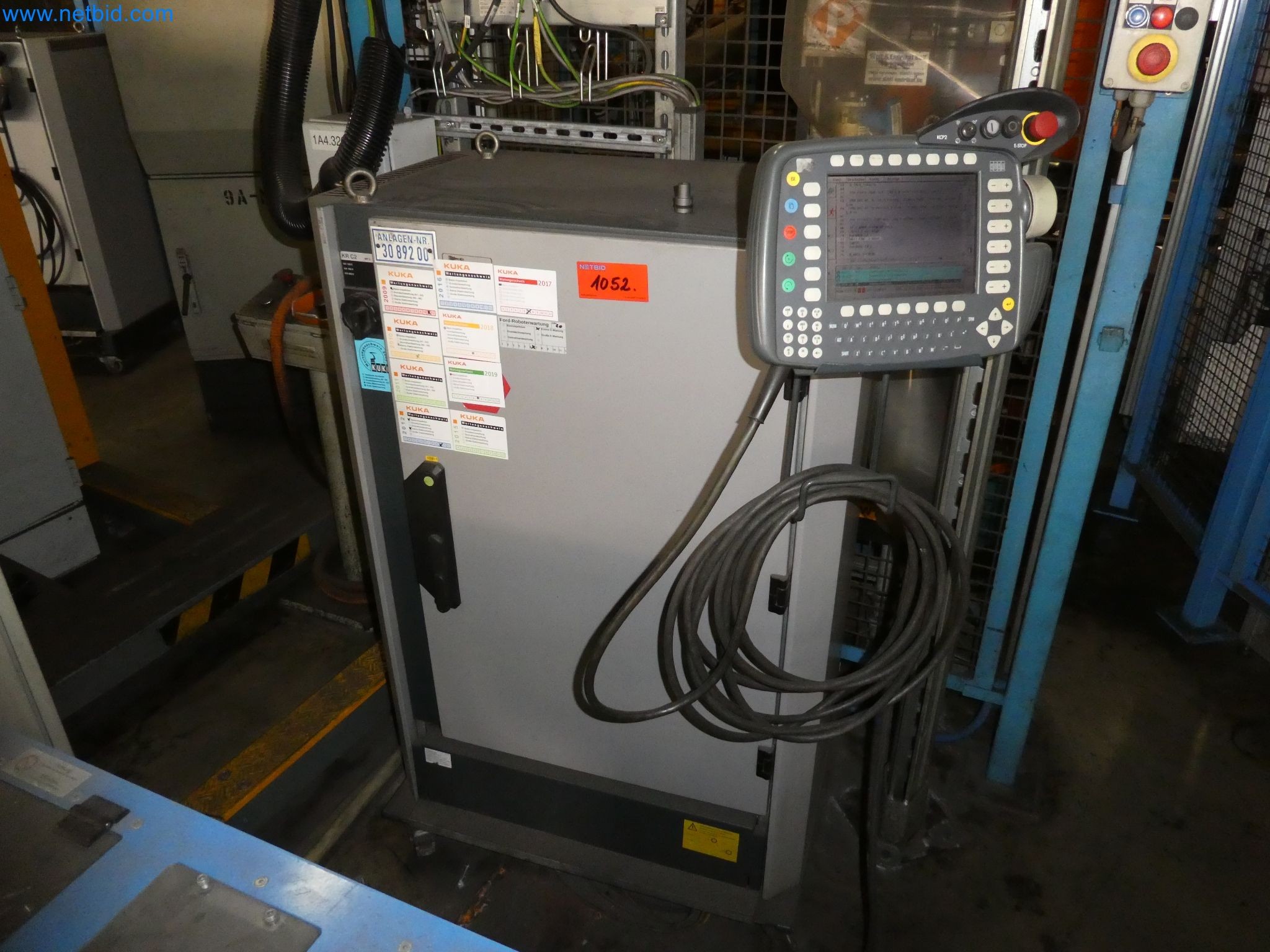 Robots, welding equipment and assembly accessories from the automotive industry-44