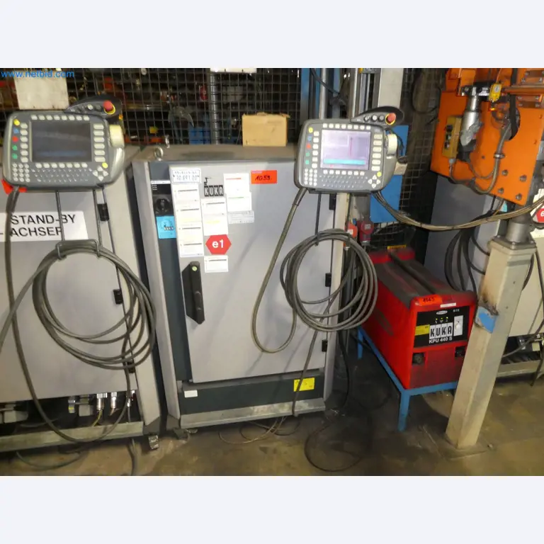 Robots, welding equipment and assembly accessories from the automotive industry-46