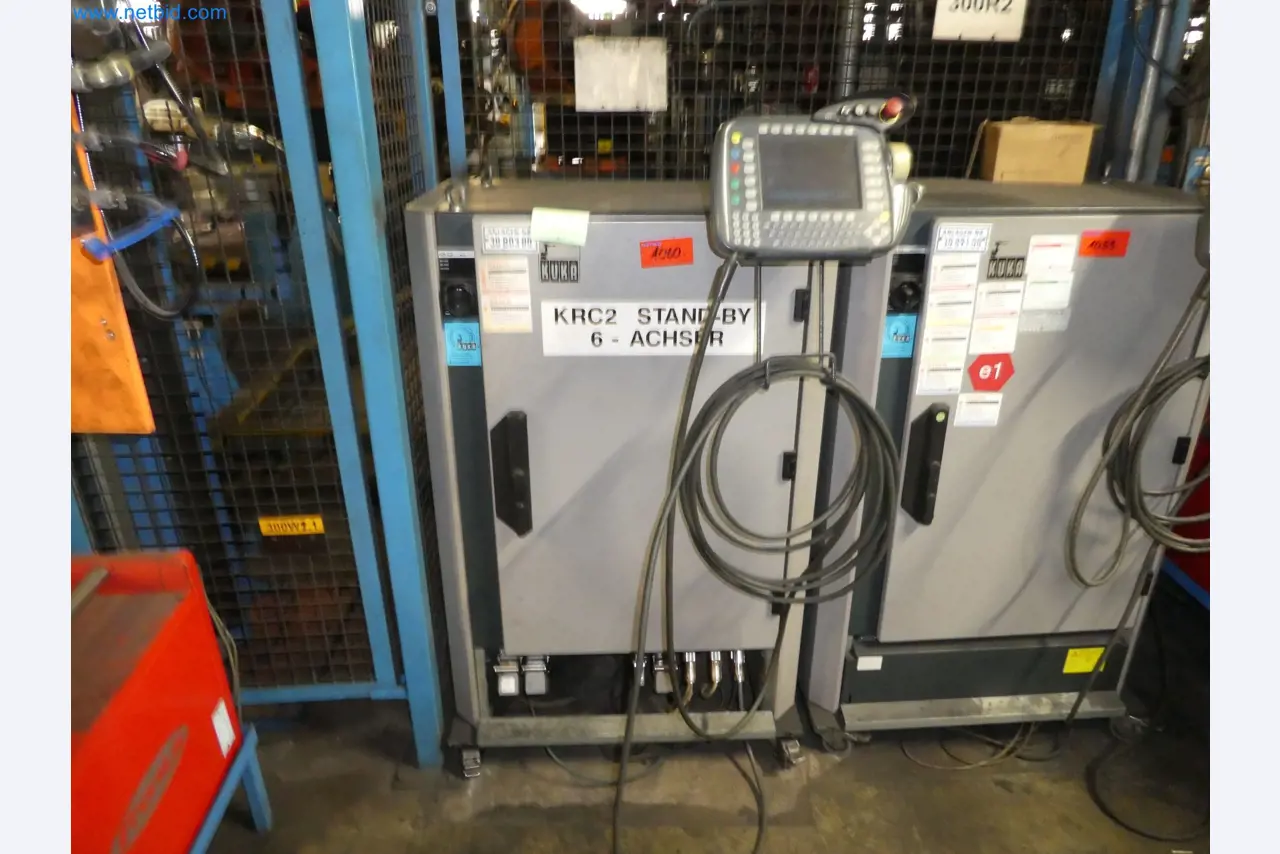 Robots, welding equipment and assembly accessories from the automotive industry-47