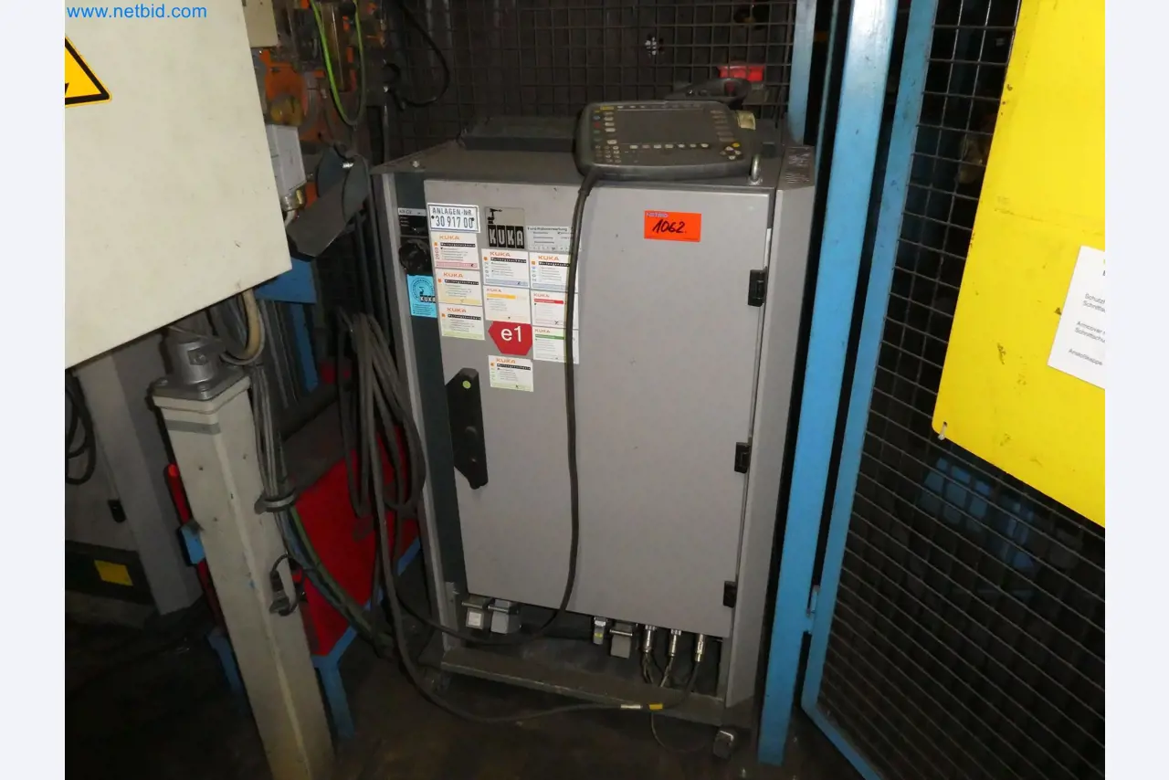 Robots, welding equipment and assembly accessories from the automotive industry-48