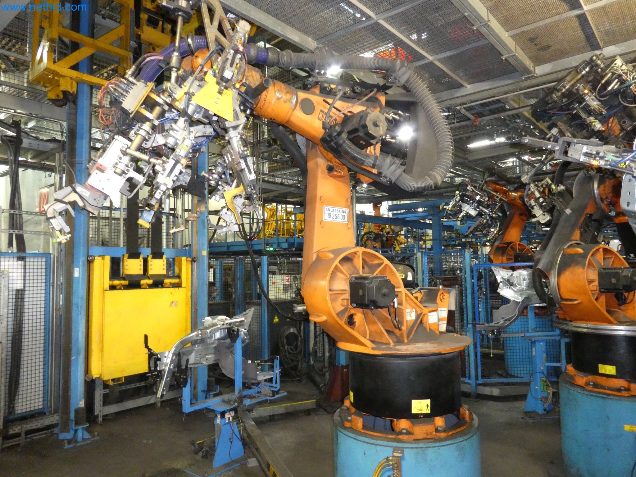 Robots, welding equipment and assembly accessories from the automotive industry-6