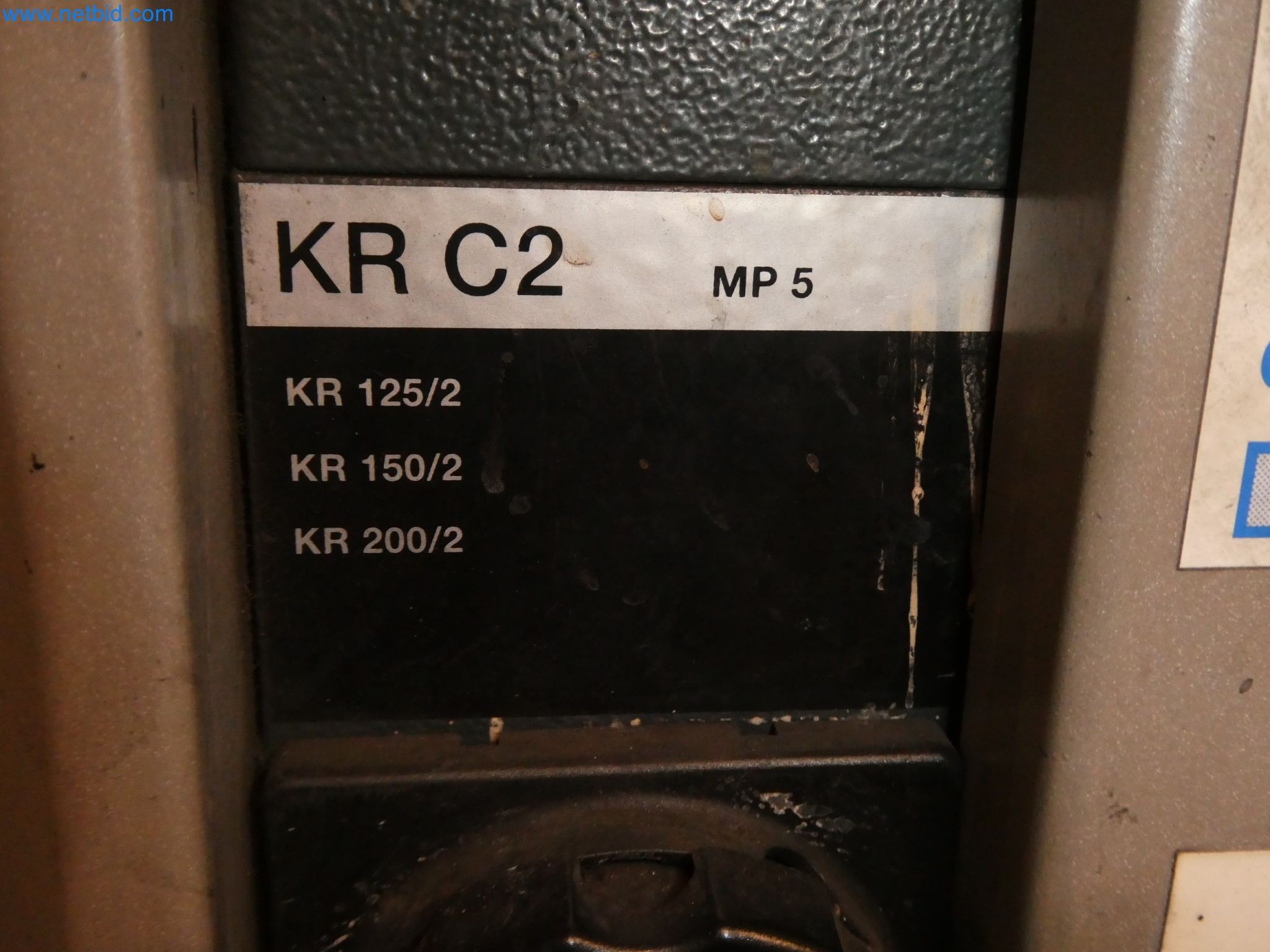 Robots, welding equipment and assembly accessories from the automotive industry-101