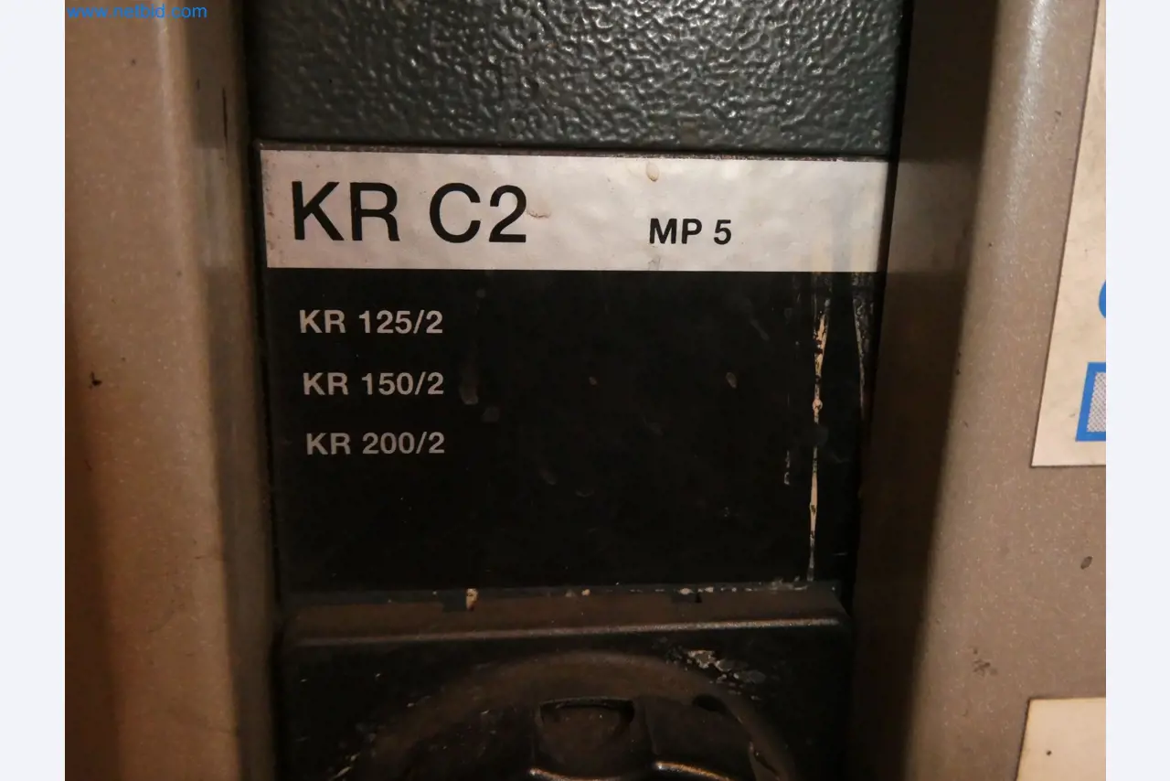 Robots, welding equipment and assembly accessories from the automotive industry-101