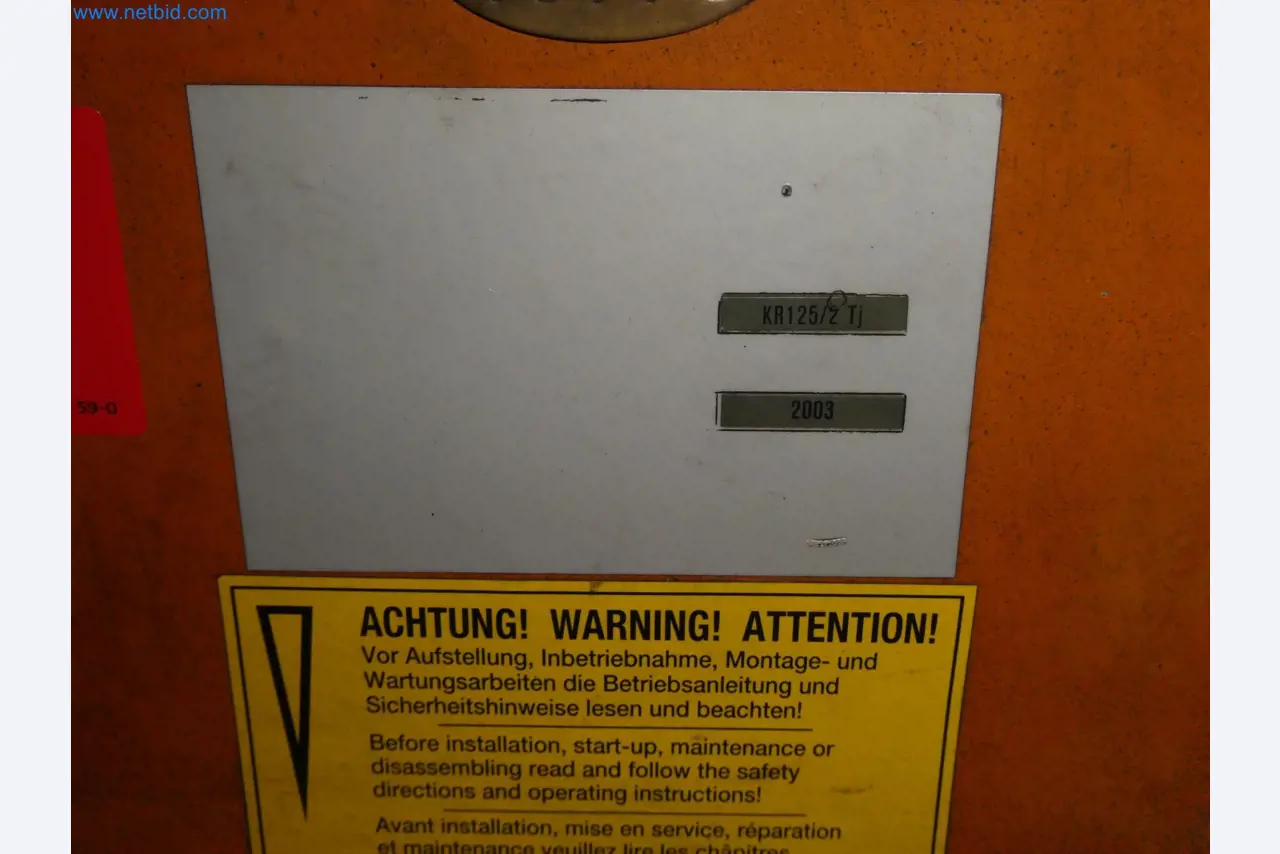 Robots, welding equipment and assembly accessories from the automotive industry-107