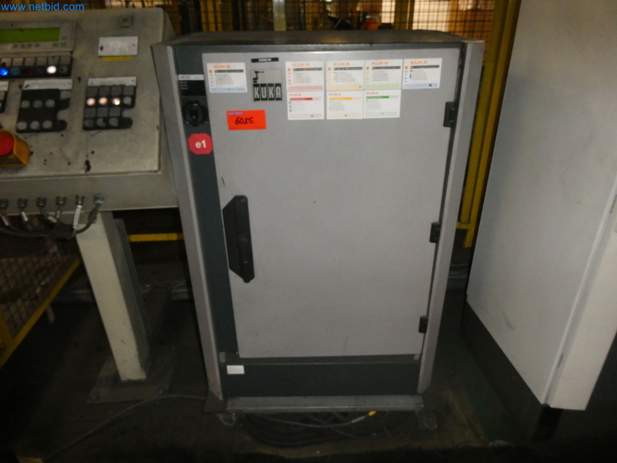 Robots, welding equipment and assembly accessories from the automotive industry-109