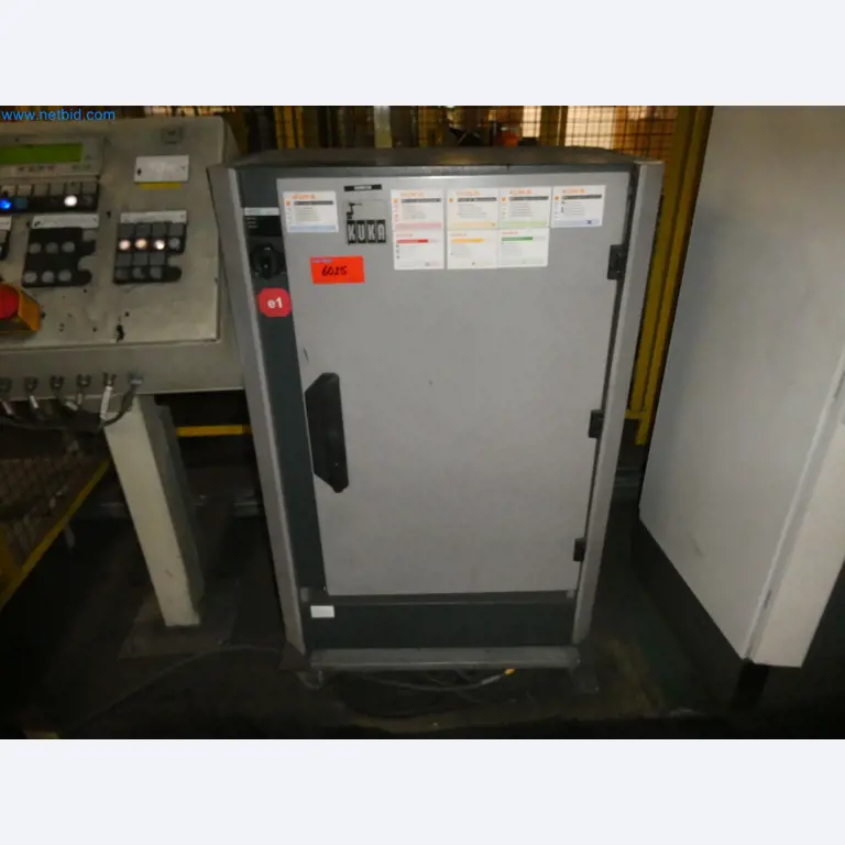 Robots, welding equipment and assembly accessories from the automotive industry-109