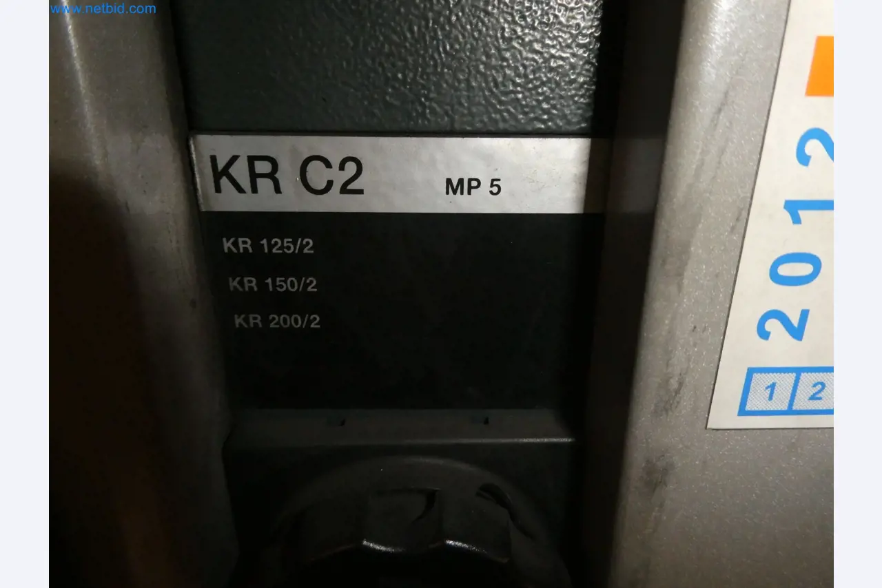 Robots, welding equipment and assembly accessories from the automotive industry-110