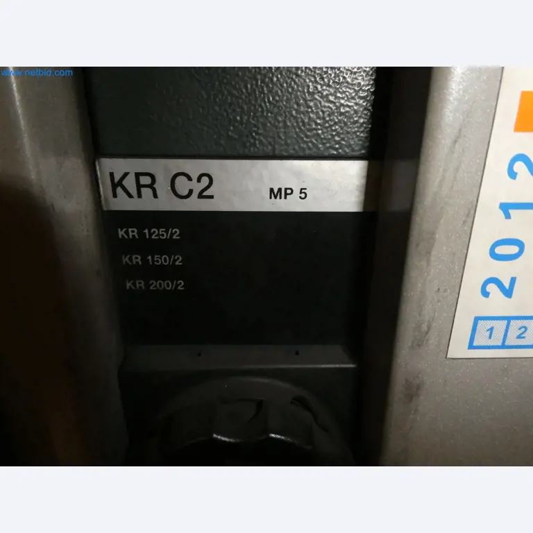 Robots, welding equipment and assembly accessories from the automotive industry-110