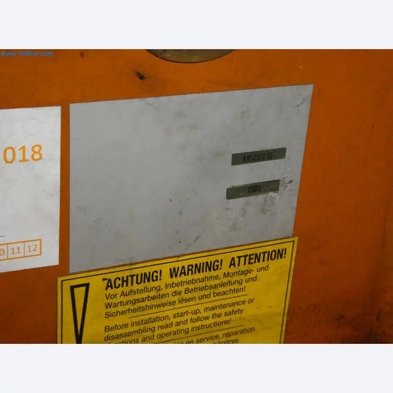 Robots, welding equipment and assembly accessories from the automotive industry-115