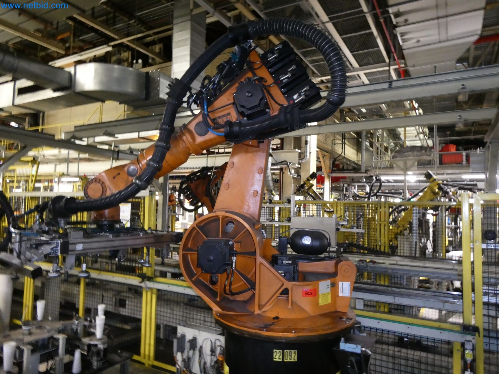 Robots, welding equipment and assembly accessories from the automotive industry-116