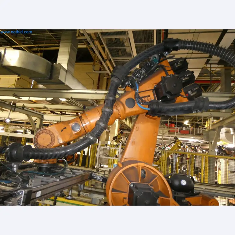 Robots, welding equipment and assembly accessories from the automotive industry-119