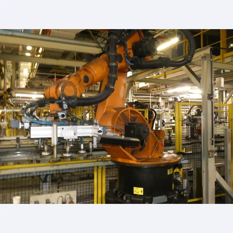 Robots, welding equipment and assembly accessories from the automotive industry-120