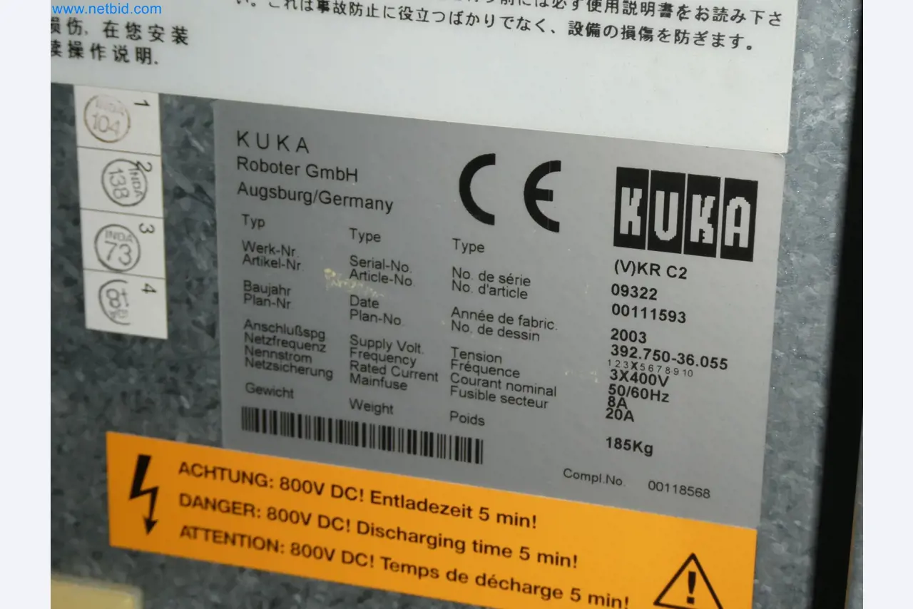 Robots, welding equipment and assembly accessories from the automotive industry-124