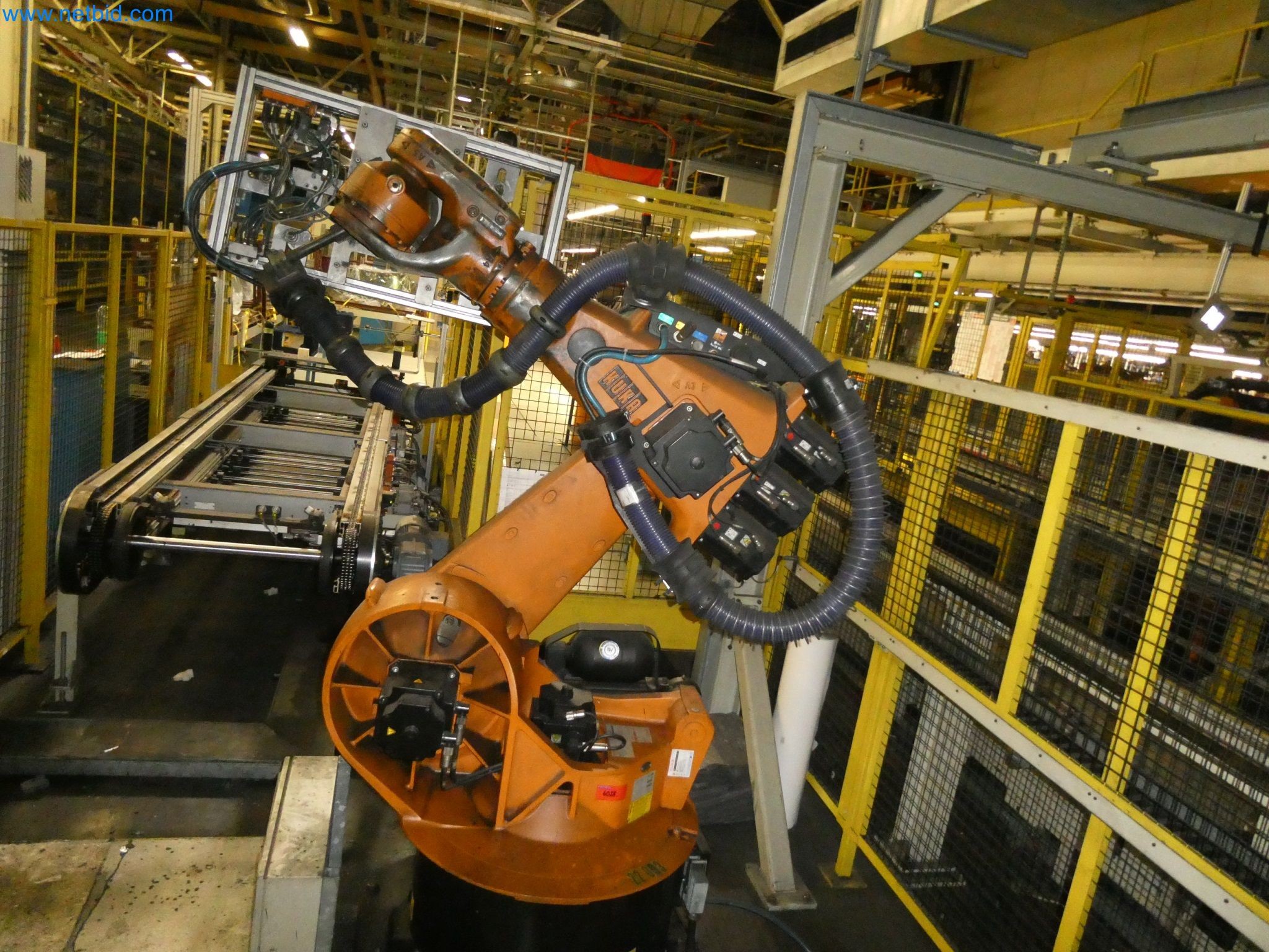 Robots, welding equipment and assembly accessories from the automotive industry-127