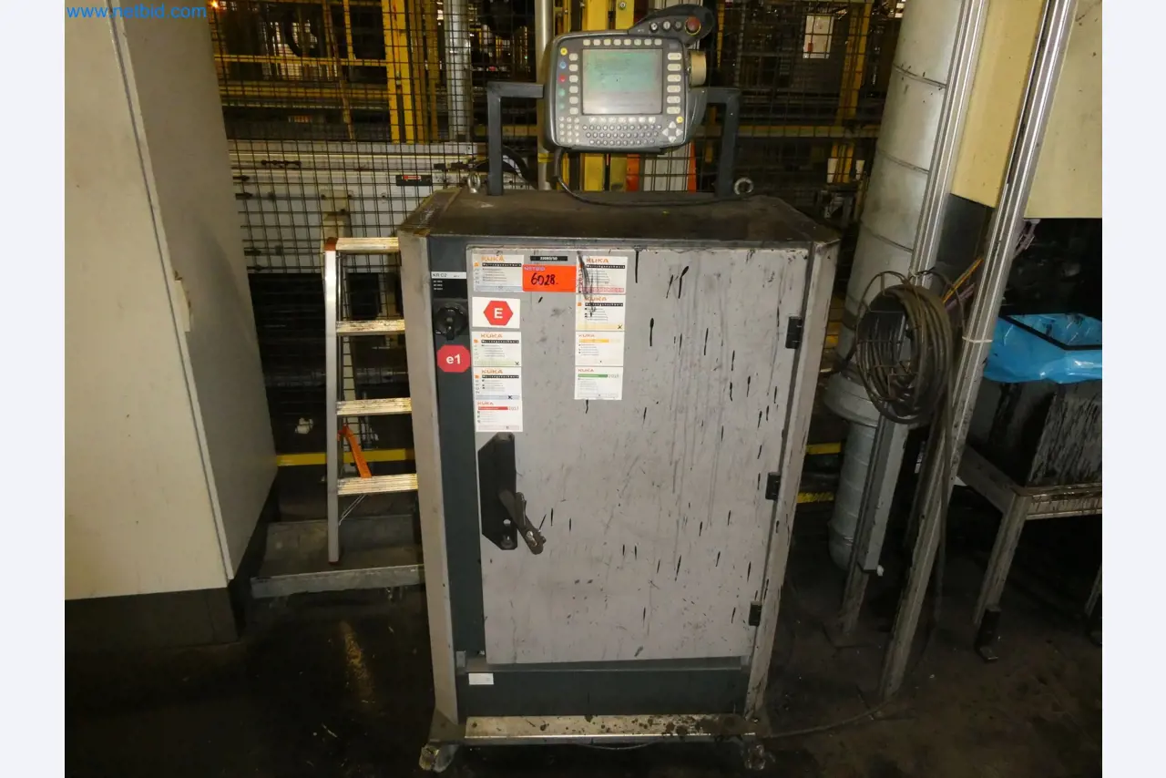 Robots, welding equipment and assembly accessories from the automotive industry-134