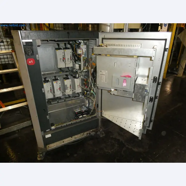 Robots, welding equipment and assembly accessories from the automotive industry-135