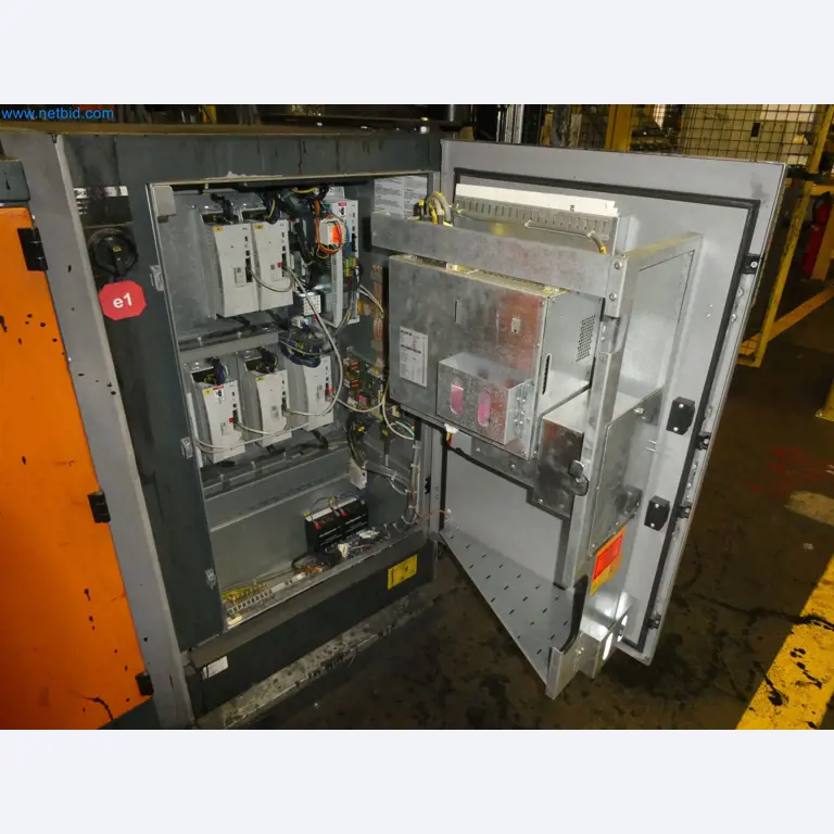 Robots, welding equipment and assembly accessories from the automotive industry-13