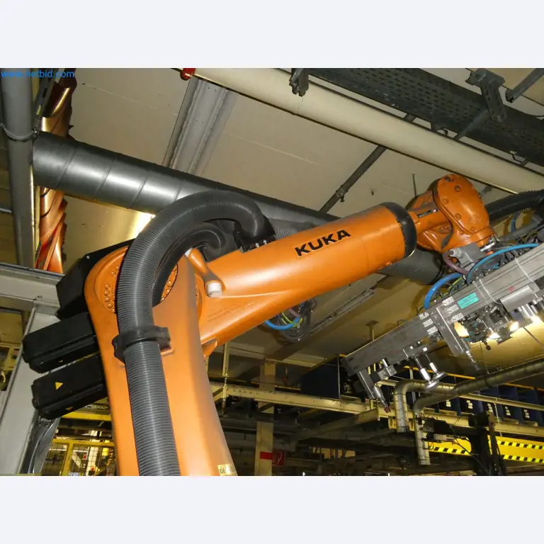 Robots, welding equipment and assembly accessories from the automotive industry-14