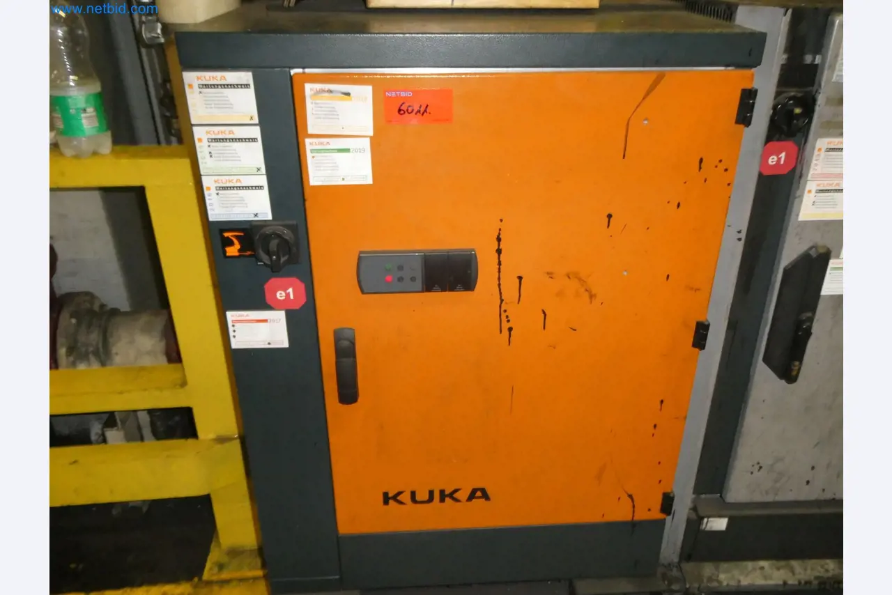 Robots, welding equipment and assembly accessories from the automotive industry-15