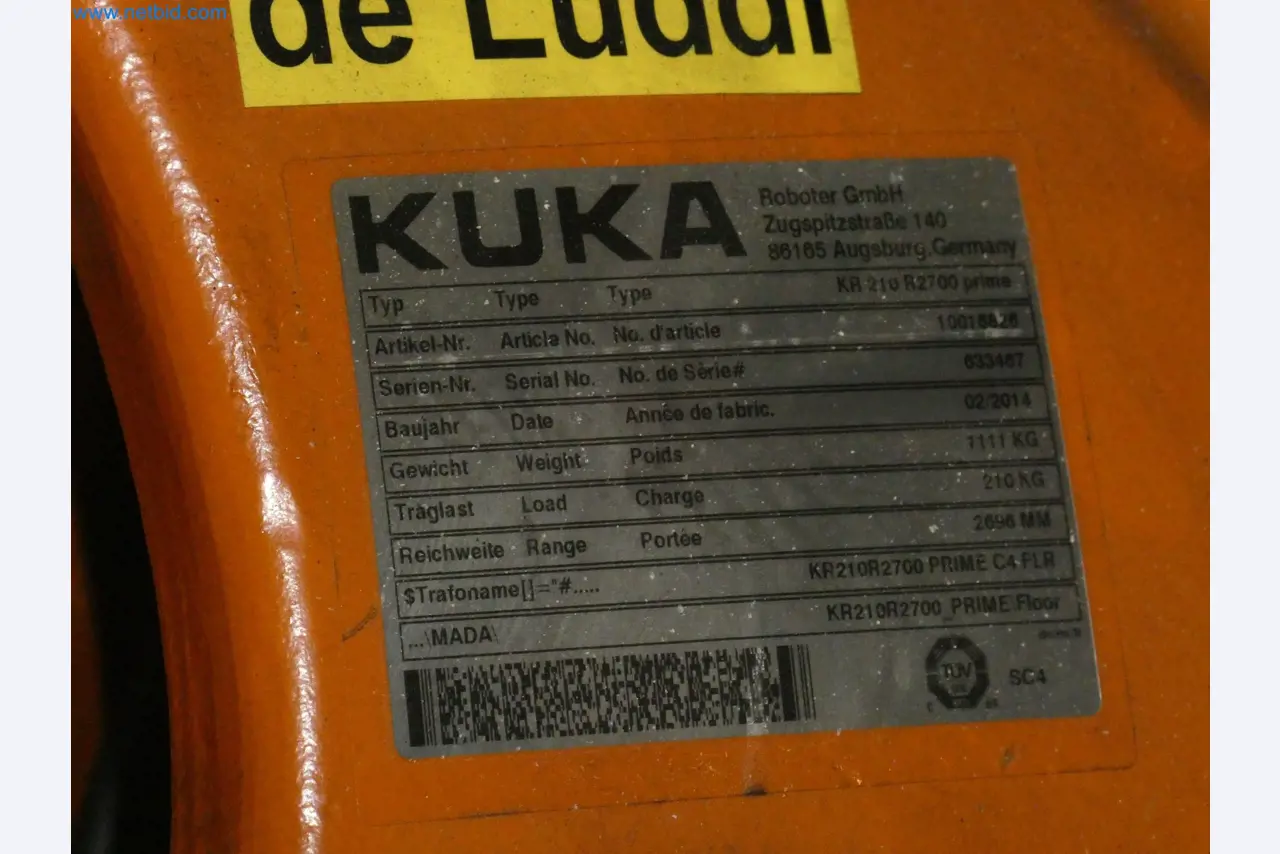 Robots, welding equipment and assembly accessories from the automotive industry-16