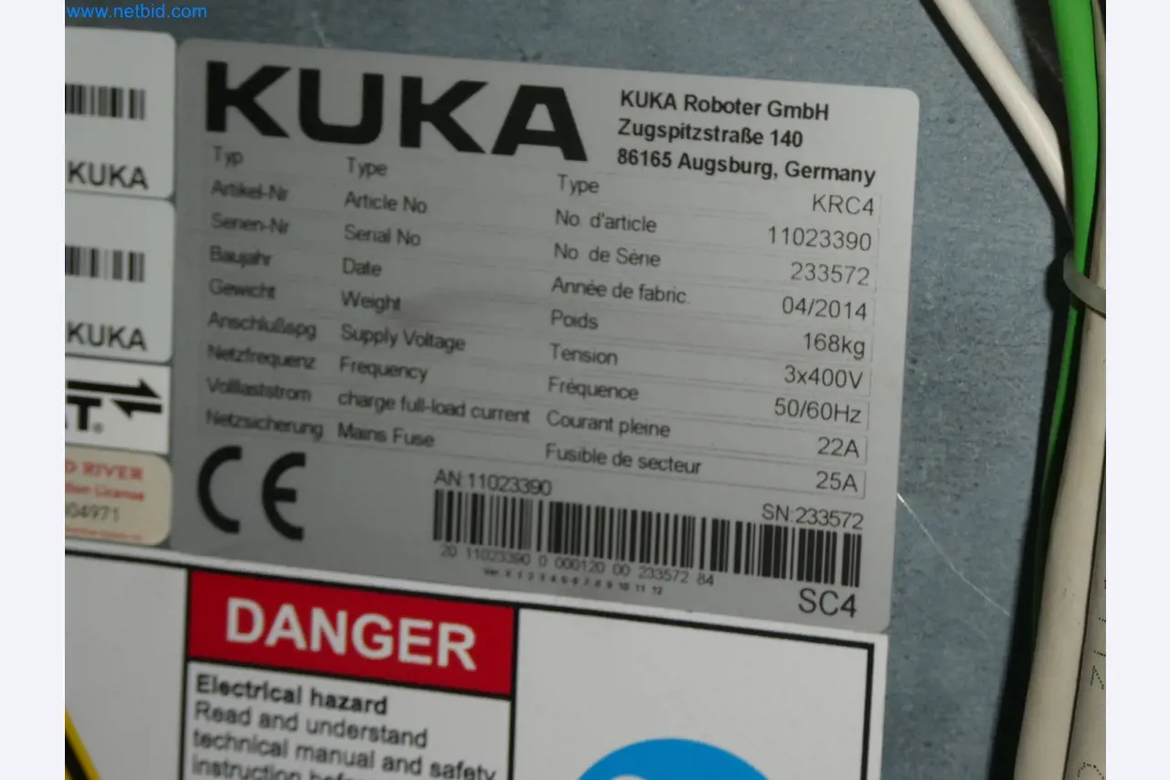 Robots, welding equipment and assembly accessories from the automotive industry-18