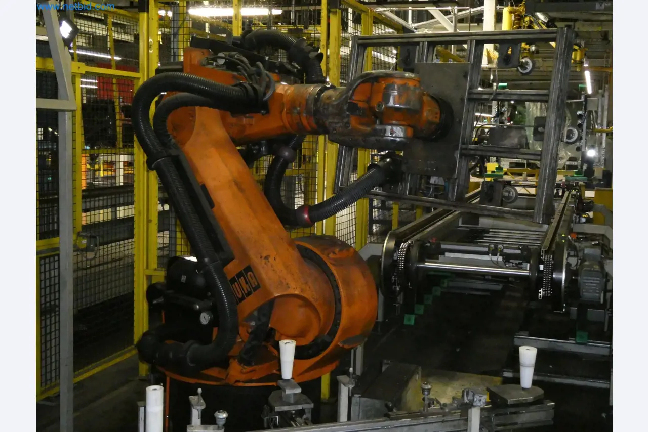 Robots, welding equipment and assembly accessories from the automotive industry-1