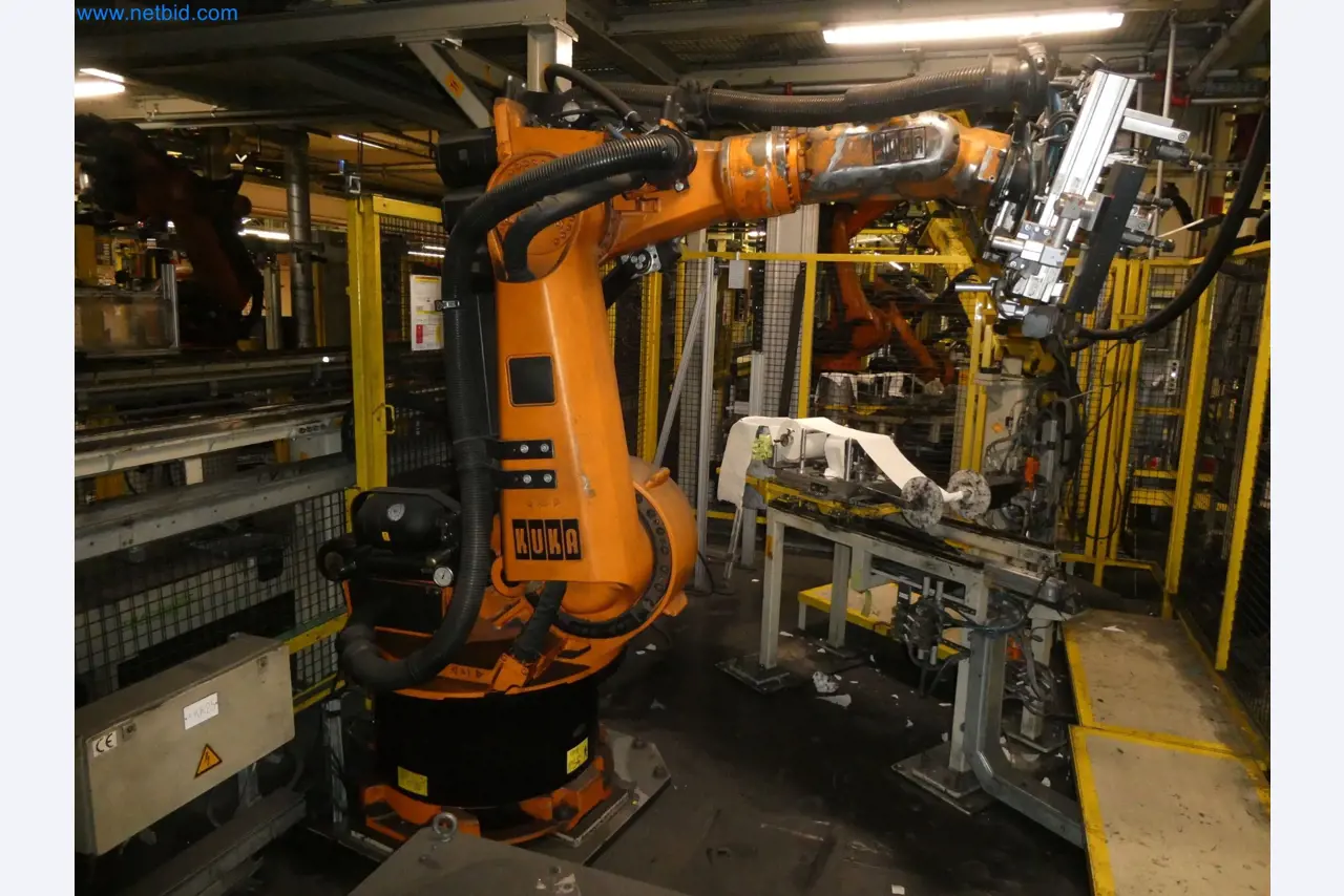 Robots, welding equipment and assembly accessories from the automotive industry-26