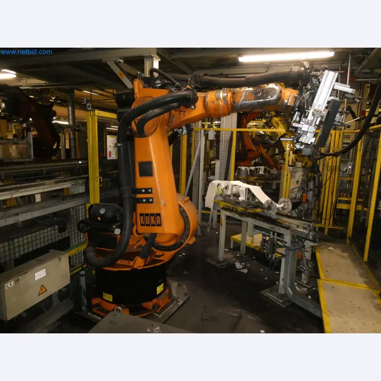 Robots, welding equipment and assembly accessories from the automotive industry-26