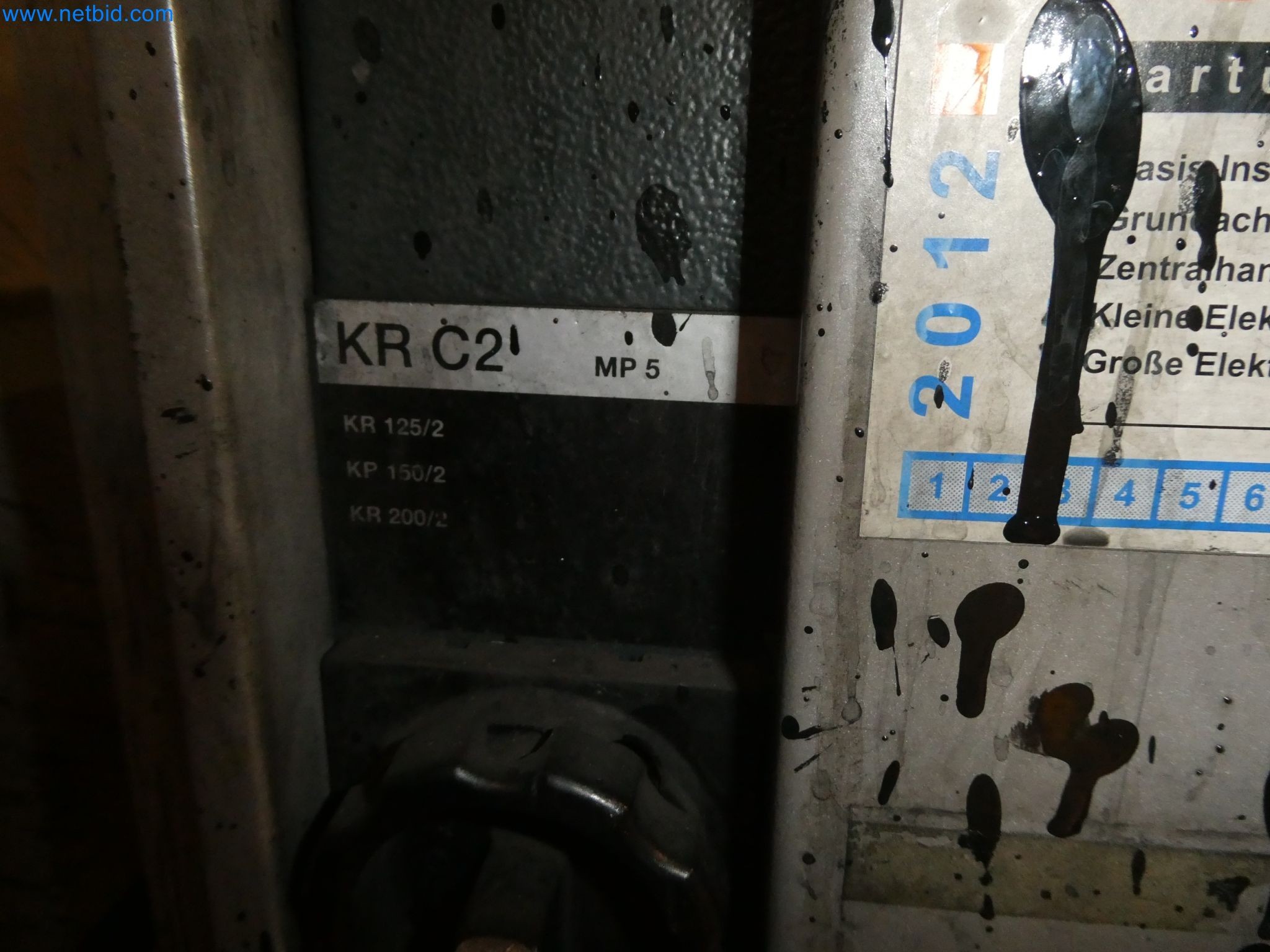 Robots, welding equipment and assembly accessories from the automotive industry-29