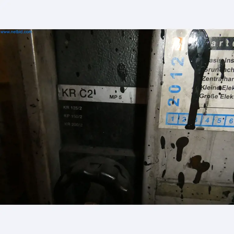 Robots, welding equipment and assembly accessories from the automotive industry-29