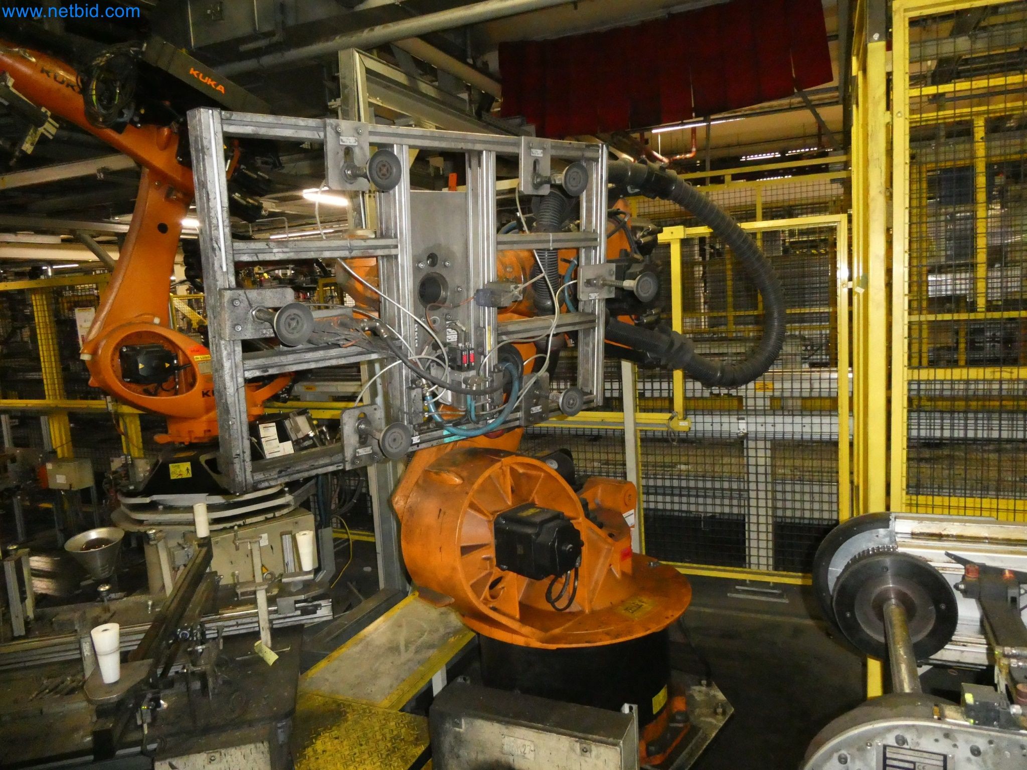 Robots, welding equipment and assembly accessories from the automotive industry-2