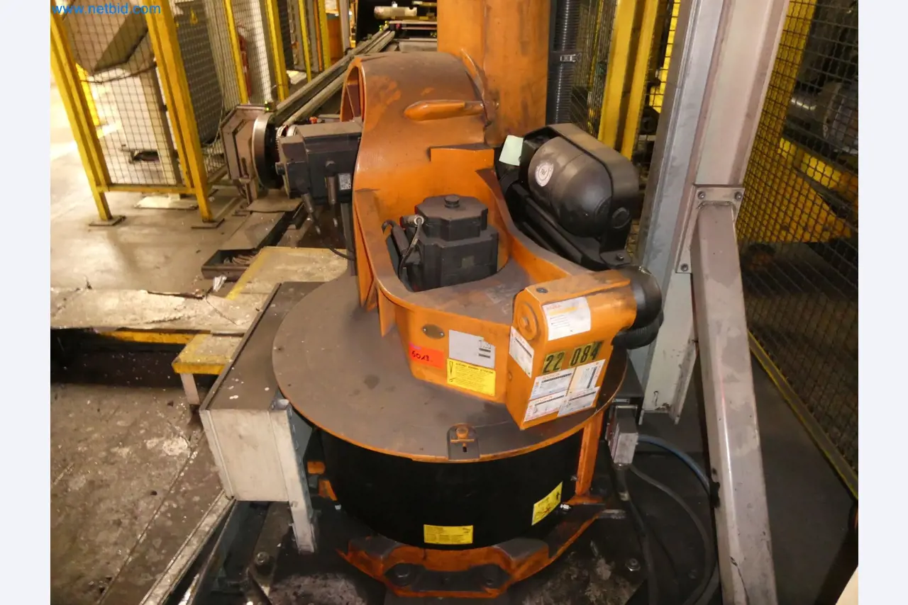 Robots, welding equipment and assembly accessories from the automotive industry-30