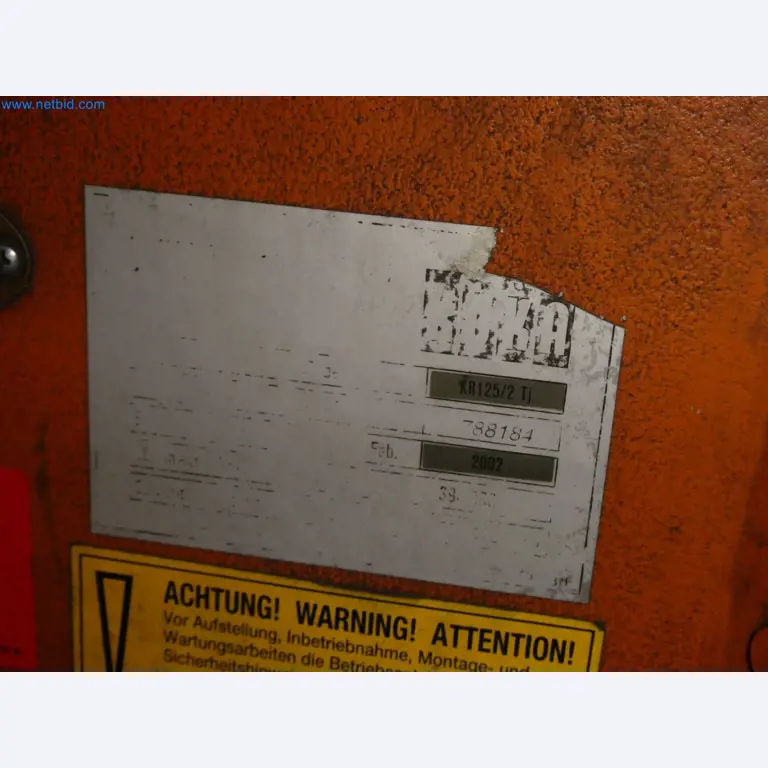 Robots, welding equipment and assembly accessories from the automotive industry-33