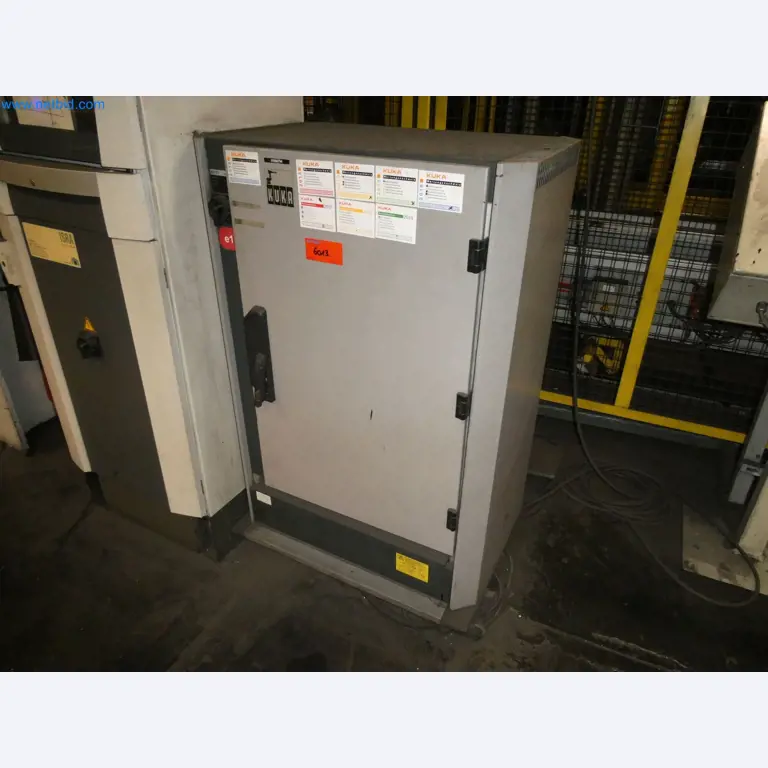 Robots, welding equipment and assembly accessories from the automotive industry-34