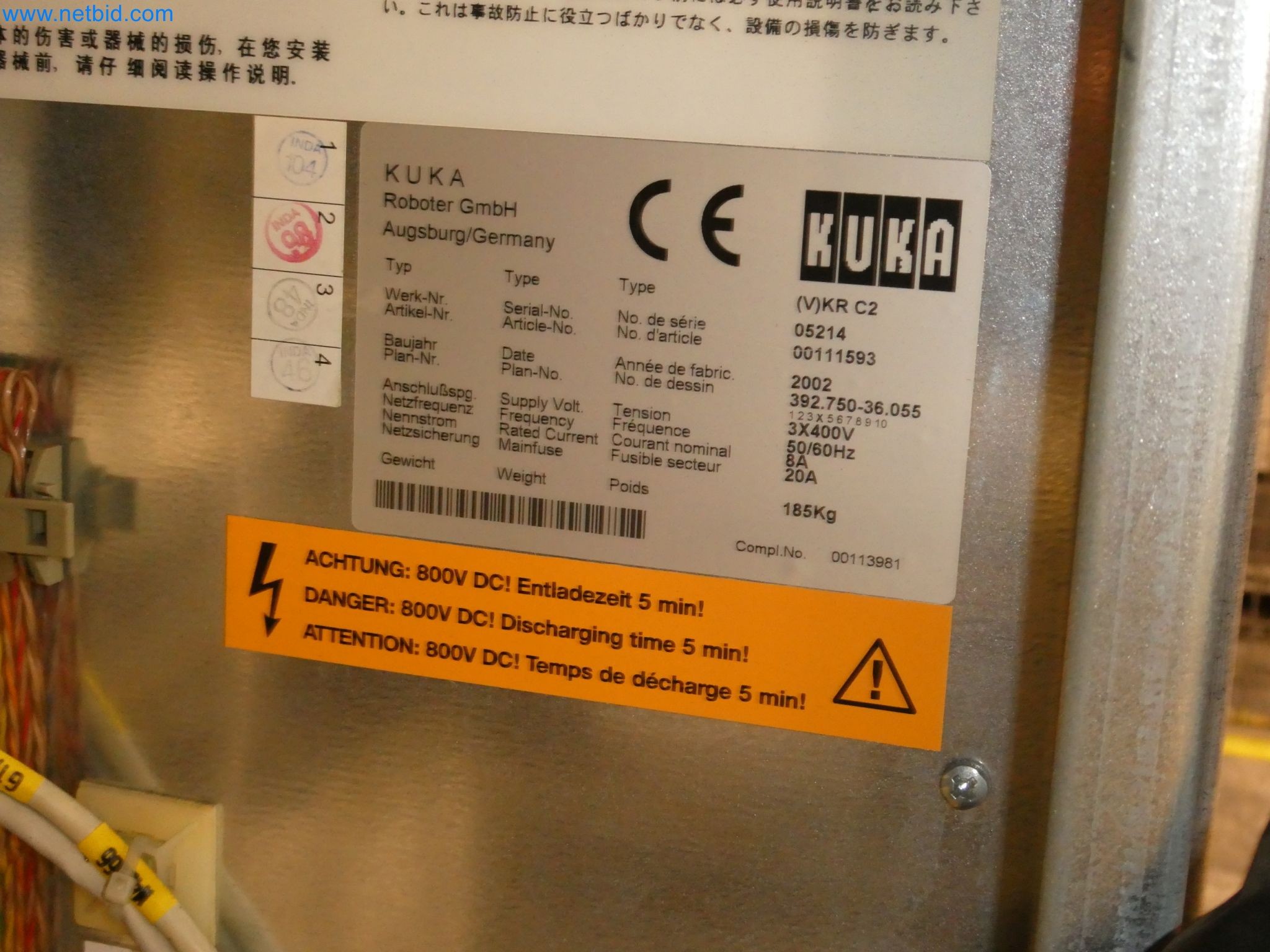 Robots, welding equipment and assembly accessories from the automotive industry-36